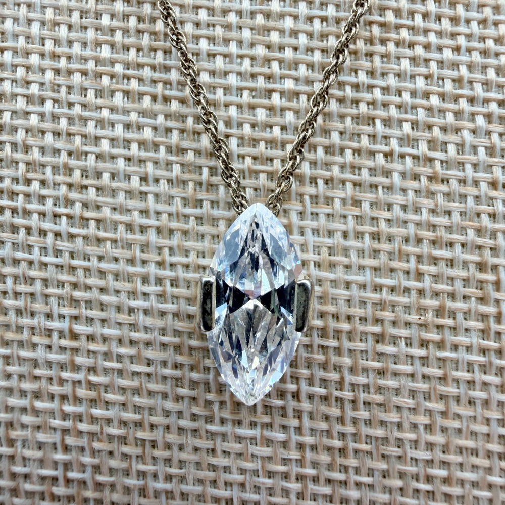 Vintage Y2K Avon Silver Tone Rope Chain Marquise Pendant Necklace Jewelry